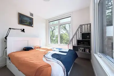 Image de Modern & Quiet Room+Private Bath + Breakfast in Smart Home | 10km to Wonderland