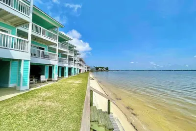 Image de Bay Paradise: Paddle Boards, Kayaks, & Waterfront!