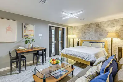 Image de 2 Mi to Shops & Eateries: Columbia Condo w/ Patio