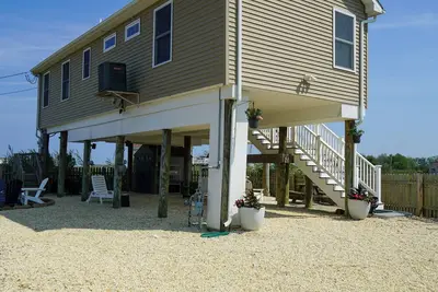Image de Lbi Summer Escape \nRelax and unwind at our charming 3 bedroom Lbi rental.