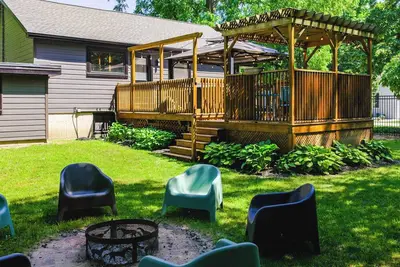 Image de Louisa Landing - Beautiful Fenced Yard!