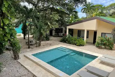 Image de 200 mt from the Ocean, 2 Bdrm 1 Bth, Ac, pool, parking La Encantada #2