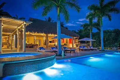 Impressive Oceanfront Estate for Tranquility