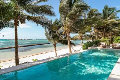 Image de Sandy Beachfront Villa Rental in Puerto Aventuras