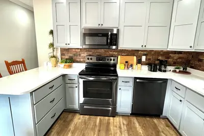 Image de Charming apartment in Savannah! Conveniently located near downtown!