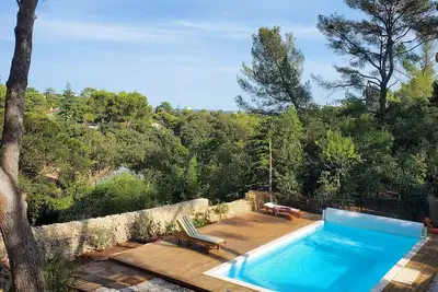 Image de Studio indépendant avec piscine