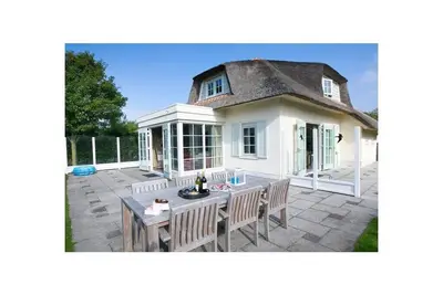 Image de Villa à Domburg avec piscine