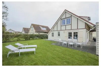 Image de Villa à Domburg avec piscine