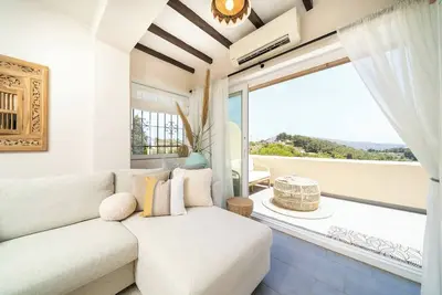 Image de Charming 2-bedroom with sea views, pool and tennis