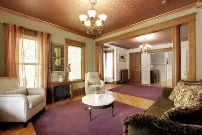 Image de Beautiful Home Blocks from Historic Downtown