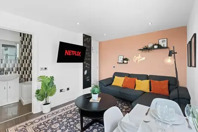 Image de Neon on the Lanes | Central Sea Views | Long Stay Discount
