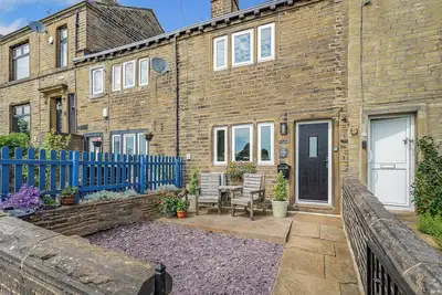 Image de 2 chambres à coucher à Warley, near Haworth