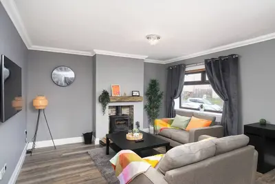 Image de Peaceful setting with all the essentials nearby