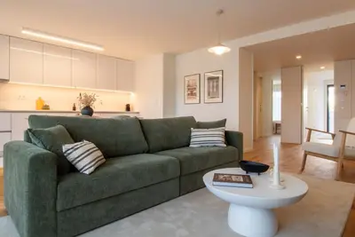 Image de Gaia Elegant Apartment w/ Patio by LovelyStay