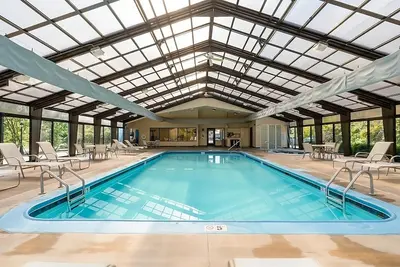 Image de Escape in French Lick | 2 Villas with Kitchen, Balcony, & Indoor Pool