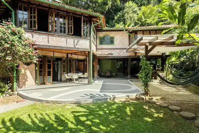 Image de Charming Camburi House 5 minutes from the beach