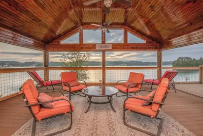 Image de Private Lake Retreat on Douglas Reservoir. Hot tub, Kayaks, 2 Docks.