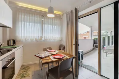 Image de Appartement 'Green House 103' avec balcon, Wi-Fi et climatisation