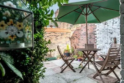 Image de Charming Victorian 2br | Nr Sefton Park | Parking - Pass the Keys