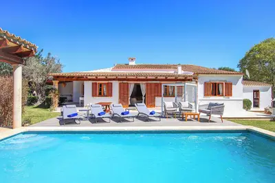 Image de Villa Alegre - Trois Chambres Villa, Couchages 4