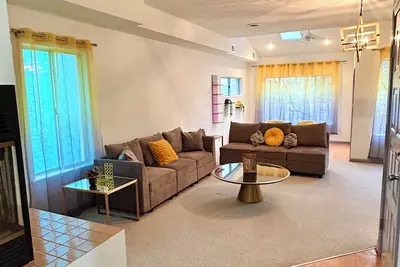 Image de Luxury by the Bay: 2-bedroom Beach House Hampton