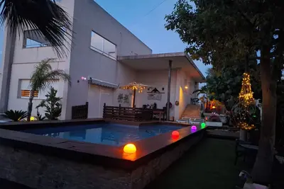 Image de Spacious 4-bedroom chalet with fitness room and Ac in Llíria