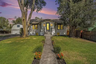 Image de Artsy Arvada Urban Cottage + Guest House - Near Breweries, Golf, Theatre, Parks