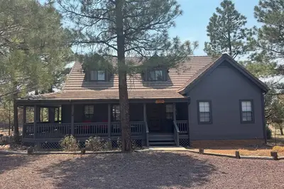 Image de 3-bedroom White Mountain cabin with Forest Views & Cozy Luxury near Heber