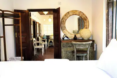 Image de Elegant Accommodate - Comfortable Amenities - Prime Location - Delightful Dining