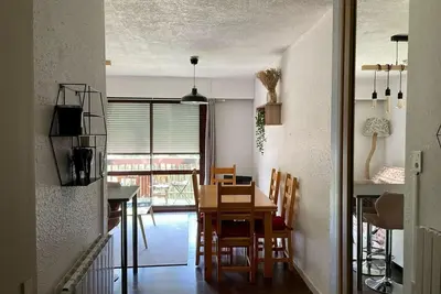 Image de À 340m des pistes de ski, 1er étage, balcon, parking, télévision, casier à ski, 34m², Valloire