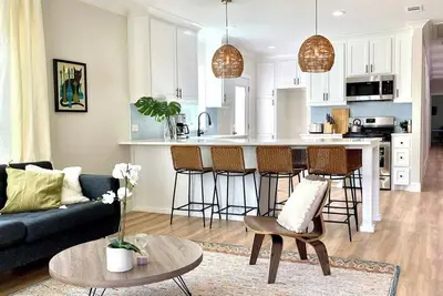 Image de Casa Mariposa: Extended Stays, Pets, Bishop Arts!