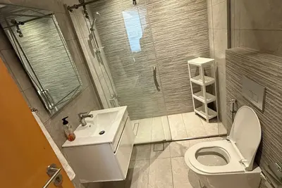 Image de Cozy 1-bedroom apartment in charming Abdali Amman. Gym/pool/abdali mall/