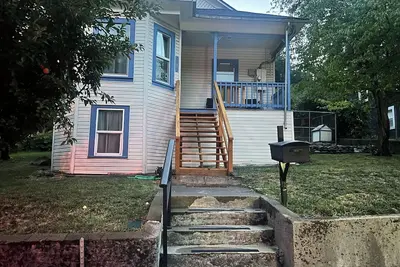 Image de Charming Victorian style, updated 2-bedroom house with Ac in charming Dunsmuir