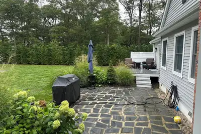 Image de 4-bedroom house in welcoming East Quogue with Ac - Heated pool- Covered porch