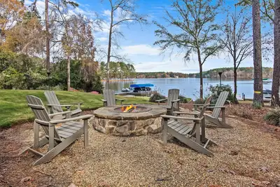 Image de Lakefront Retreat on Lake Oconee near Ritz