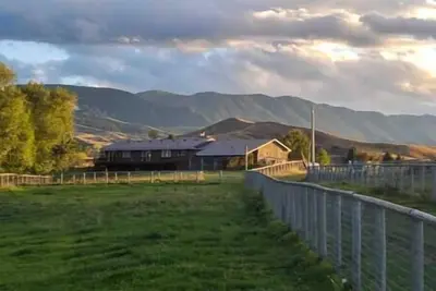 Image de Daylight Suite on 150 Acre Ranch near Polo Fields