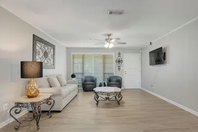 Image de Central Lafayette Getaway – 3br/2ba Furnished Home