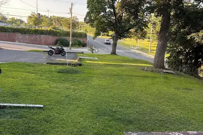 Image de 1Floor 3Bedrooms Rest, Shopping, Main Roads Spacious, Convenient Home Close to all