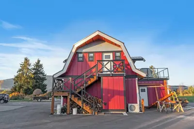 Image de Barndominium on Scenic 5-Acre Farm on Pitt River