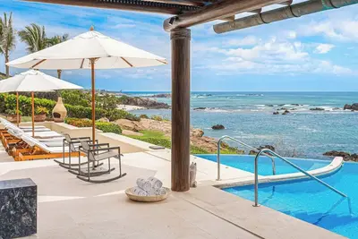 Image de Oceanfront Four Seasons Private Villa in Punta Mita