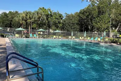 Image de Cozy Coastal Cottage with Pool and Tennis Courts - Sleeps 8