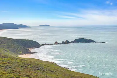 Image de The Five Rocks Beach Bungalow -Your Off-Grid Coastal Escape – 4x4 Access Only