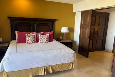 Image de Five star resort with multiple infinity and swim up pools in Cabo San Lucas