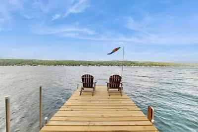 Image de Lakefront home with private deck, kayak - beautiful sunsets