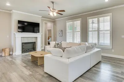 8 Mi to Texas Tech: Spacious Lubbock Home