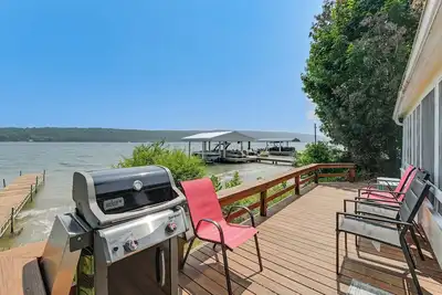 Image de Dock & Rowboat: 'Beechnut Bungalow' on Keuka Lake