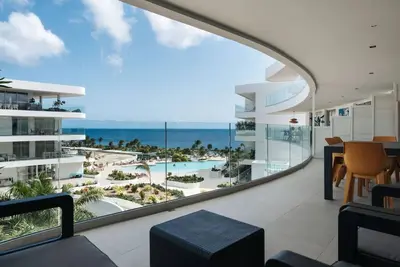 Image de 3br Beachfront Condo at One Mambo 29 by Bocobay