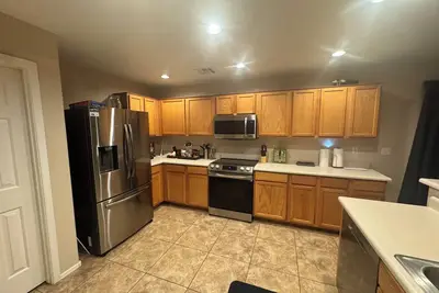 Image de Family-Friendly 4br Retreat w Pool & Backyard Oasis – Surprise Az