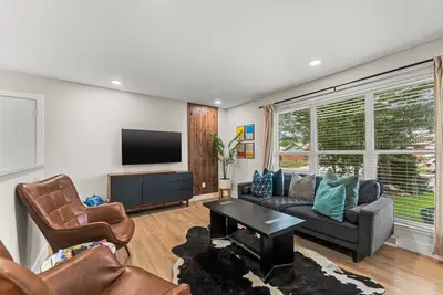 Image de Spacious 5-Bed Home with Hot Tub