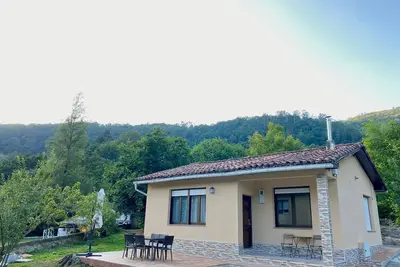 Image de River whispers. Ocejo, a small house in the middle of the Valles Pasiegos region.